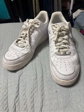 Nike White Men's Low-Top Sneakers - Classic Leather AF1 Style